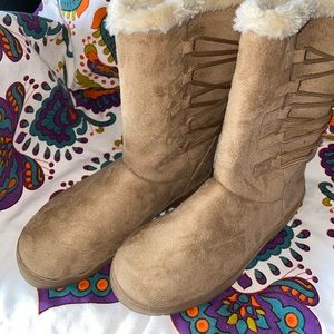 Size 10 (fits 8-9) boots